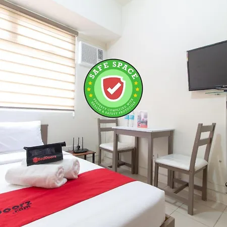 Reddoorz Plus @ Urban Deca Tower Edsa 2